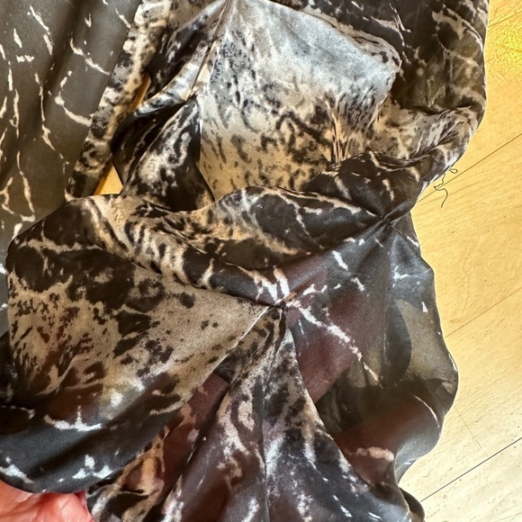 lola & Sophie Black /white sheer top, M, CB2282 - Picture 3 of 4